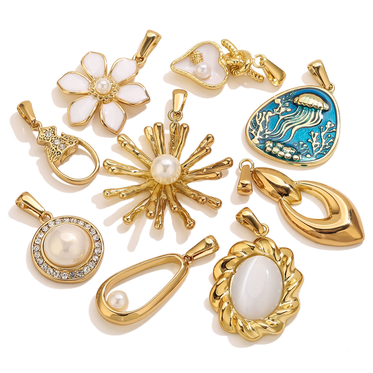 Vintage Fashion Theme - จี้ดอกไม้สแตนเลสชุบทอง 18K 1 ชิ้น พร้อมจี้รูปหัวใจวินเทจผสมไข่มุก สำหรับทำสร้อยคอ