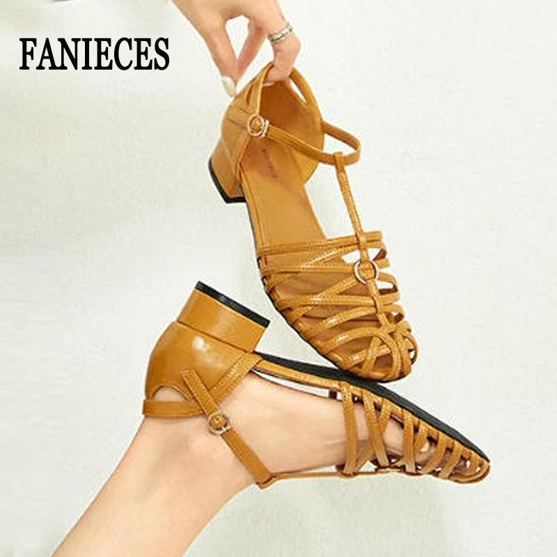 Vintage And Modern Fashion - รองเท้าแตะรัดส้นแบบโรมันสำหรับผู้หญิงไซส์ใหญ่ ส้นหนาแบบถัก ปิดนิ้วเท้า สายรัดข้อเท้า ดีไซน์โปร่ง สไตล์วินเทจ