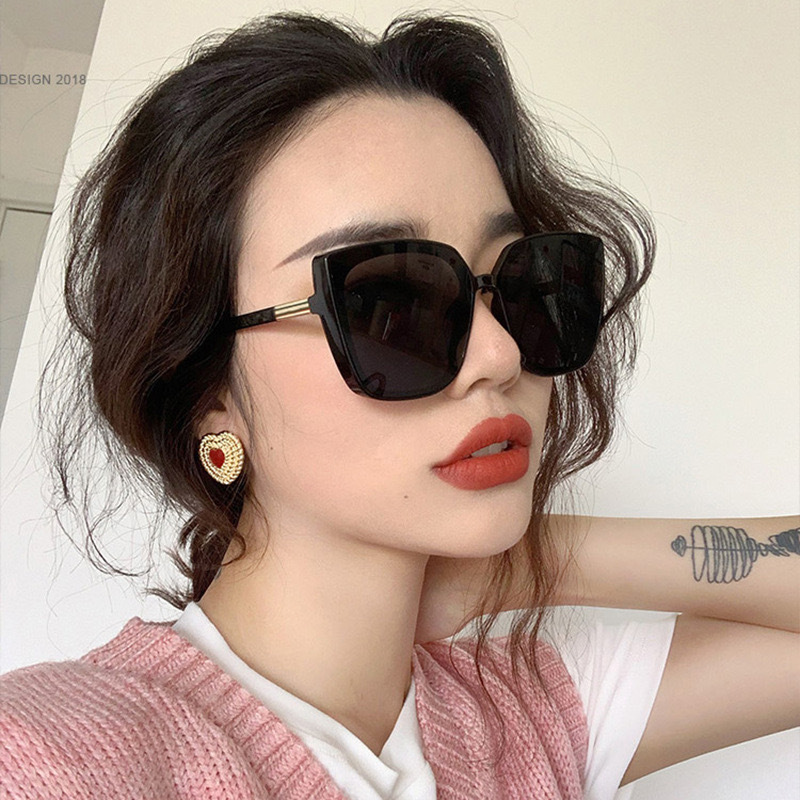 Vintage Fashion Tiktok - แว่นกันแดดทรงสี่เหลี่ยมผีเสื้อสไตล์วินเทจสำหรับผู้หญิง แฟชั่นยุโรปอเมริกัน ช่วยให้ใบหน้าดูเรียว ยอดนิยมใน TikTok เข้าได้กับทุกชุด