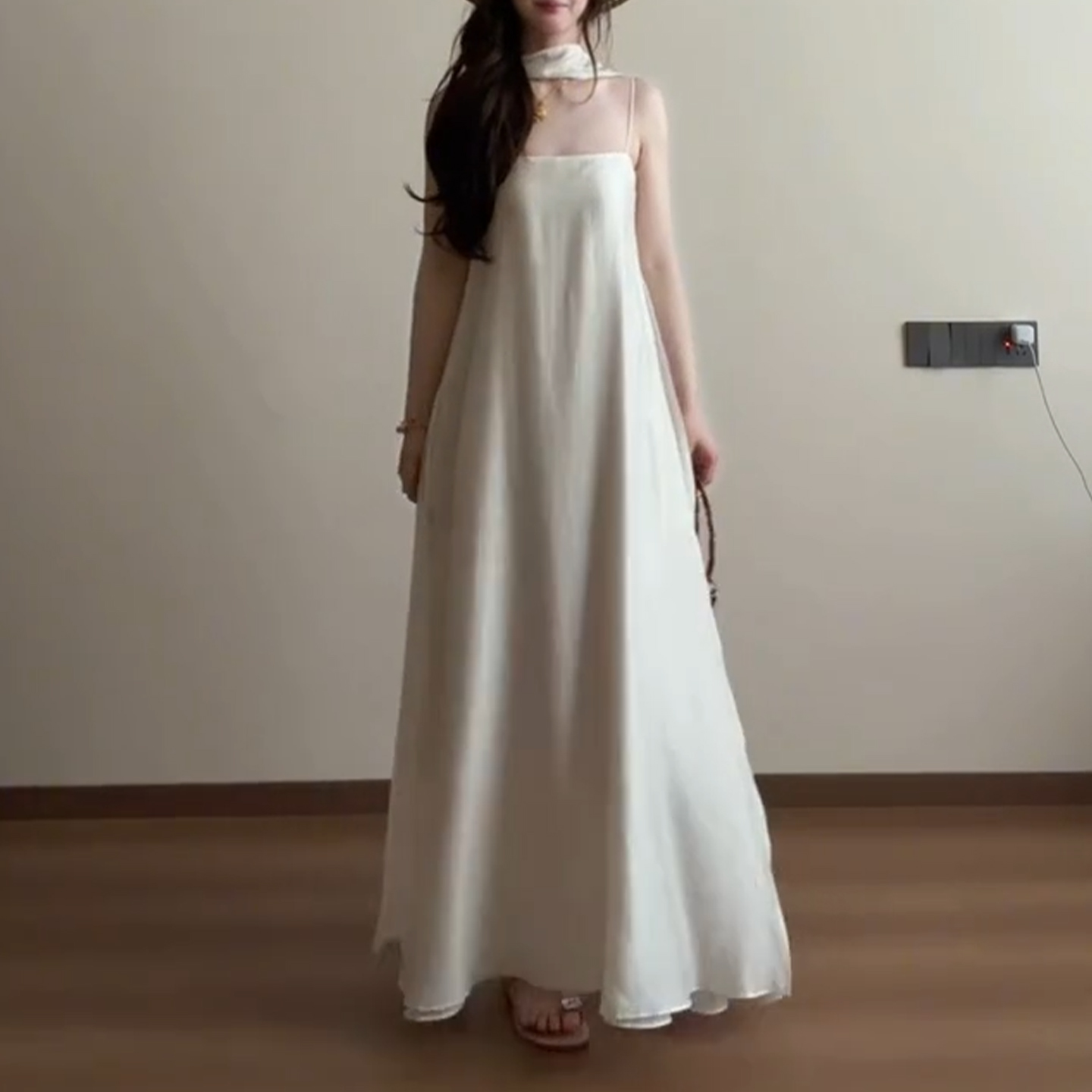 Vintage Fashion Tiktok - ชุดเดรสยาวสายเดี่ยวสีขาวสไตล์วินเทจสำหรับวันพักผ่อนริมชายหาดปี 2026 ทรงหลวมพลิ้วไหว คอแบบผูก แฟชั่นฤดูร้อนสไตล์ลำลอง ฮิตใน