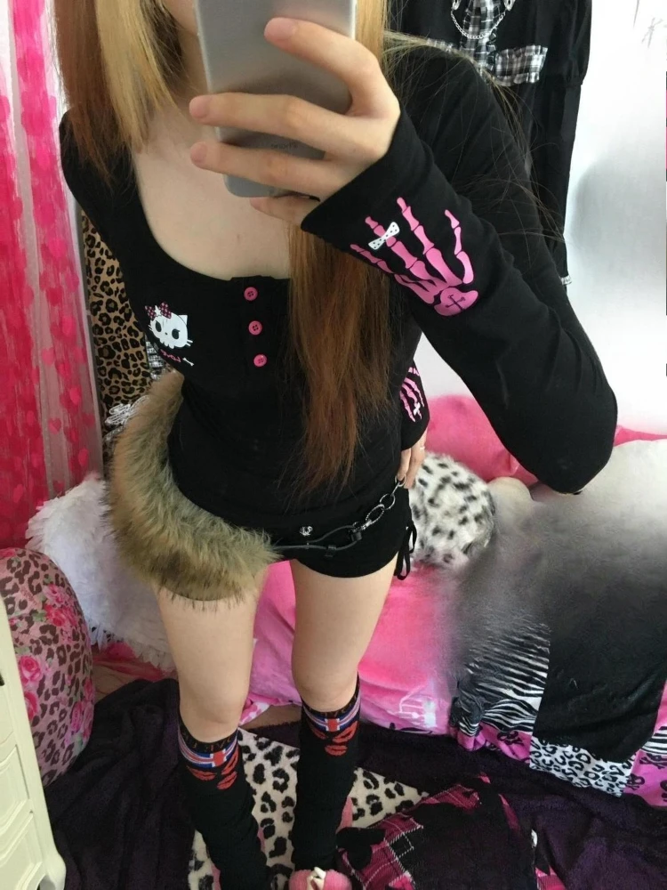 เสื้อยืดพิมพ์ลายการ์ตูนวินเทจ  - Vintage Fashion Y2K บทวิจารณ์และราคา