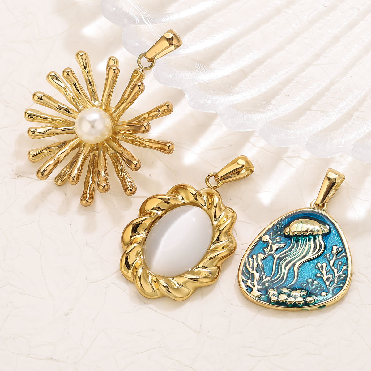 จี้ดอกไม้สแตนเลสชุบทอง 18K 1 ช - Vintage Fashion Theme บทวิจารณ์และราคา