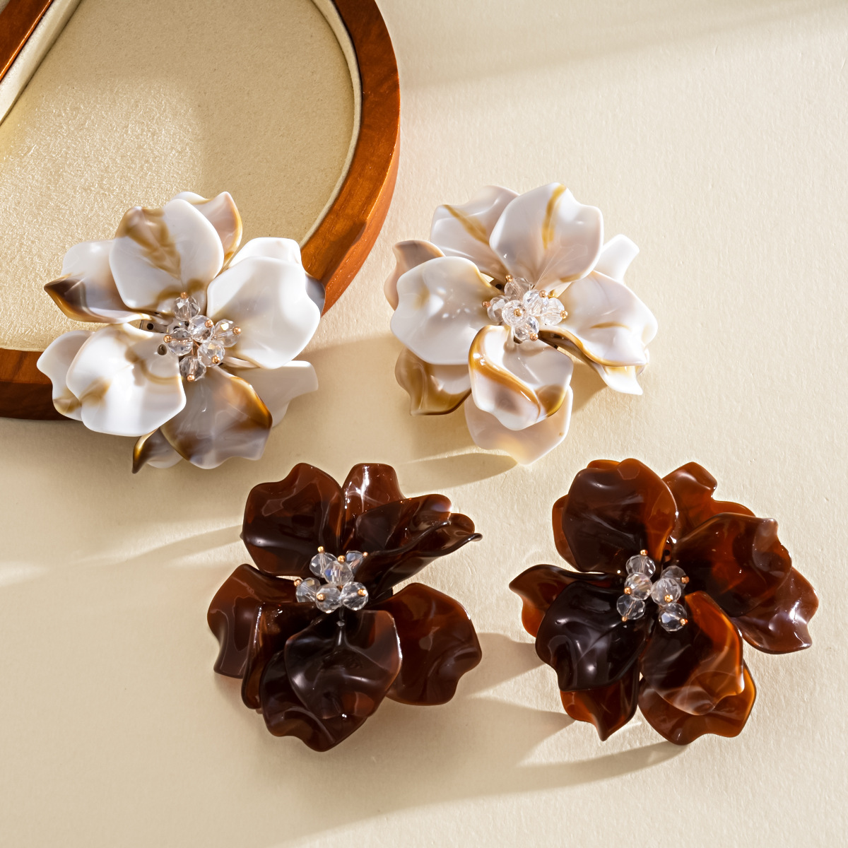 ต่างหูเรซิ่นรูปดอกไม้ขนาดใหญ่ส - Vintage Fashion Center บทวิจารณ์และราคา