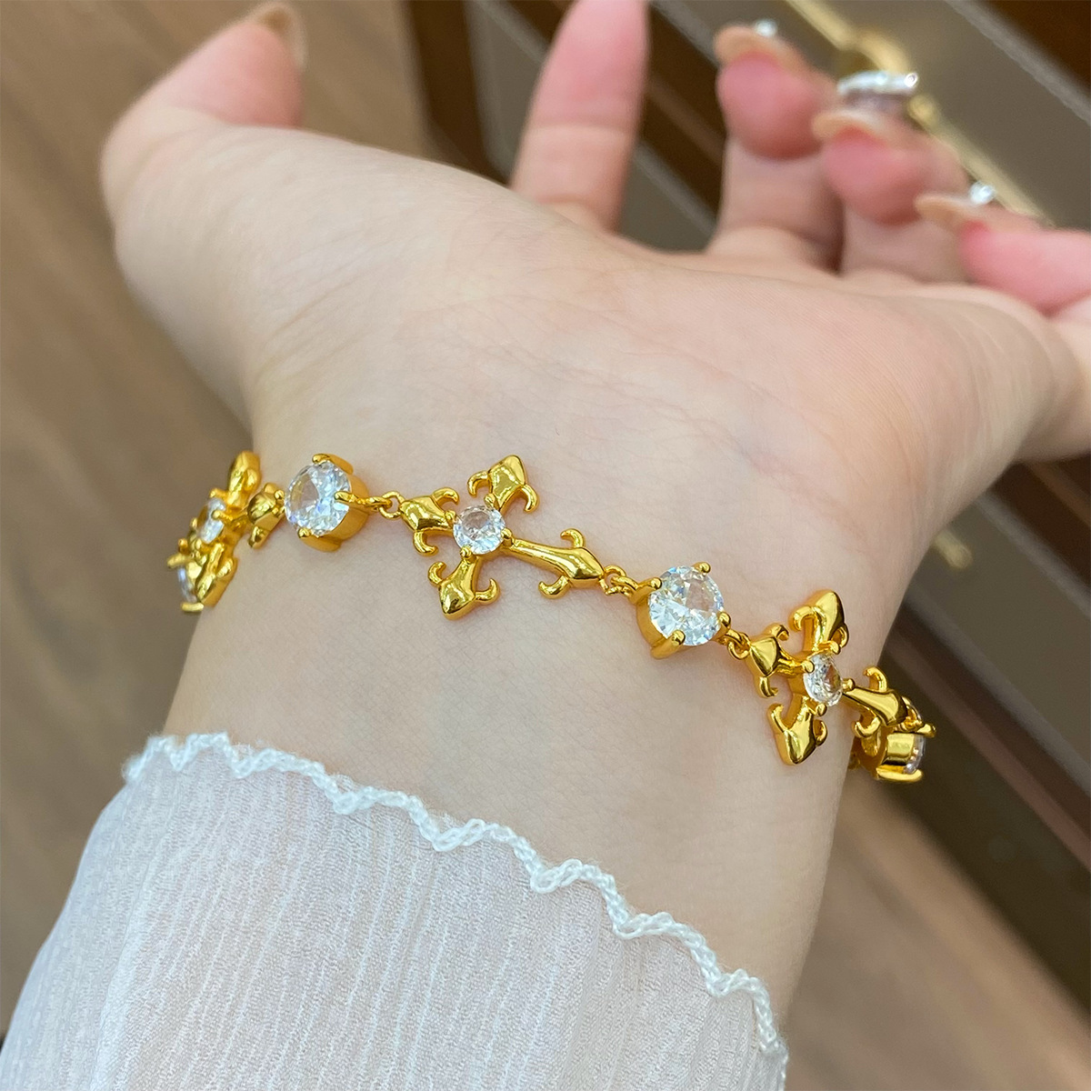 สร้อยข้อมือและเครื่องประดับมือ - Vintage Fashion Tiktok บทวิจารณ์และราคา