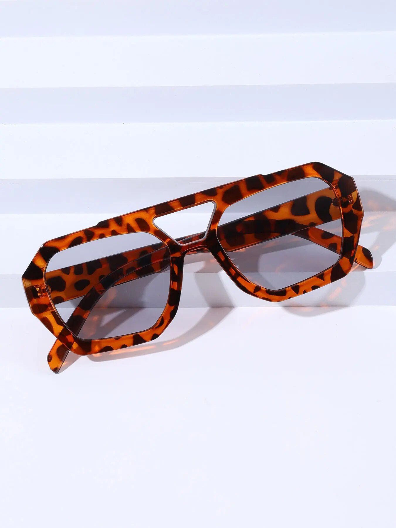 แฟชั่นวินเทจแว่นตากันแดดทรงสี่ - Vintage Fashion Designer บทวิจารณ์และราคา